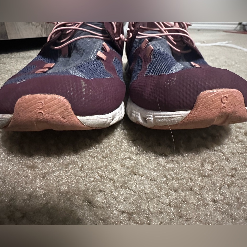 On Running Women's Sneakers in Burgundy and Navy - Picture 9 of 13
